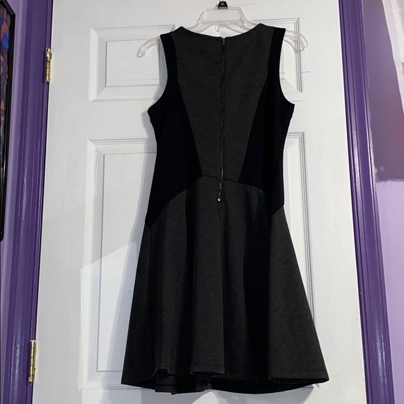 Wassio Grey Dress with Black Accents - Picture 2 of 4